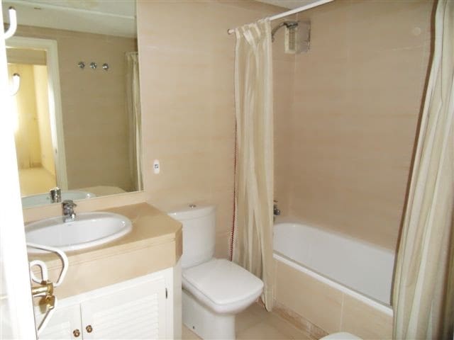 2 bedroom Apartment for sale in Puerto Banus with garage - € 620,000 (Ref: 9679340)