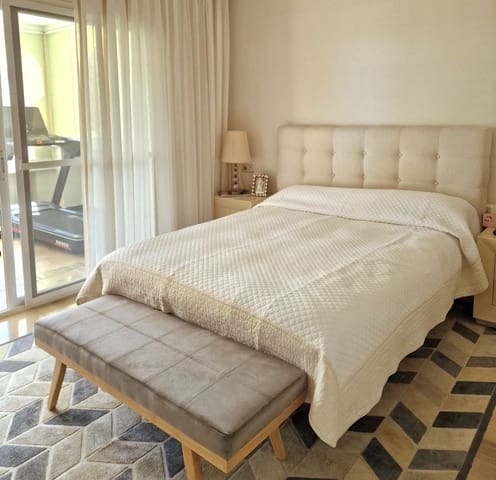 2 makuuhuone Huoneisto myytävänä paikassa Elviria, Marbella mukana 
autotalli - 750 000 € (Ref: 9679341)