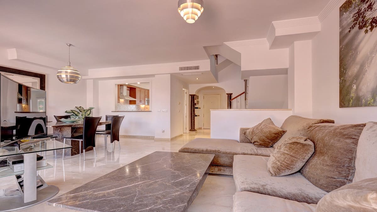 4 quarto Casa em Banda para venda em La Duquesa / Puerto de la Duquesa - 495 000 € (Ref: 9679342)