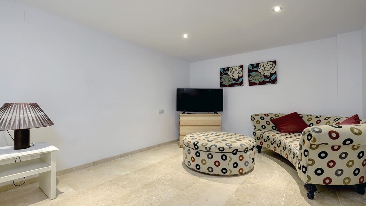 4 quarto Casa em Banda para venda em La Duquesa / Puerto de la Duquesa - 495 000 € (Ref: 9679342)