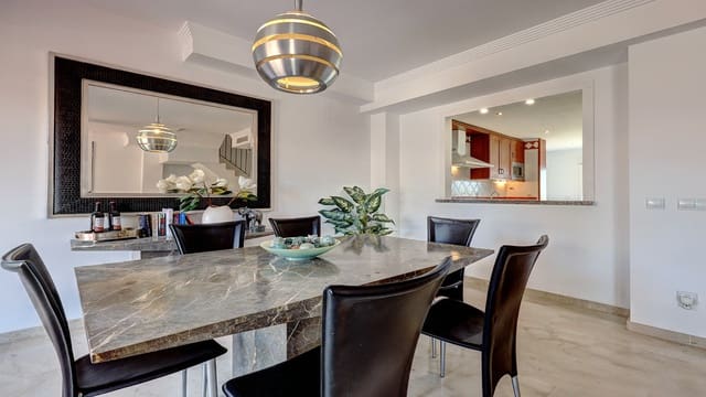 4 quarto Casa em Banda para venda em La Duquesa / Puerto de la Duquesa, Manilva - 495 000 € (Ref: 9679342)