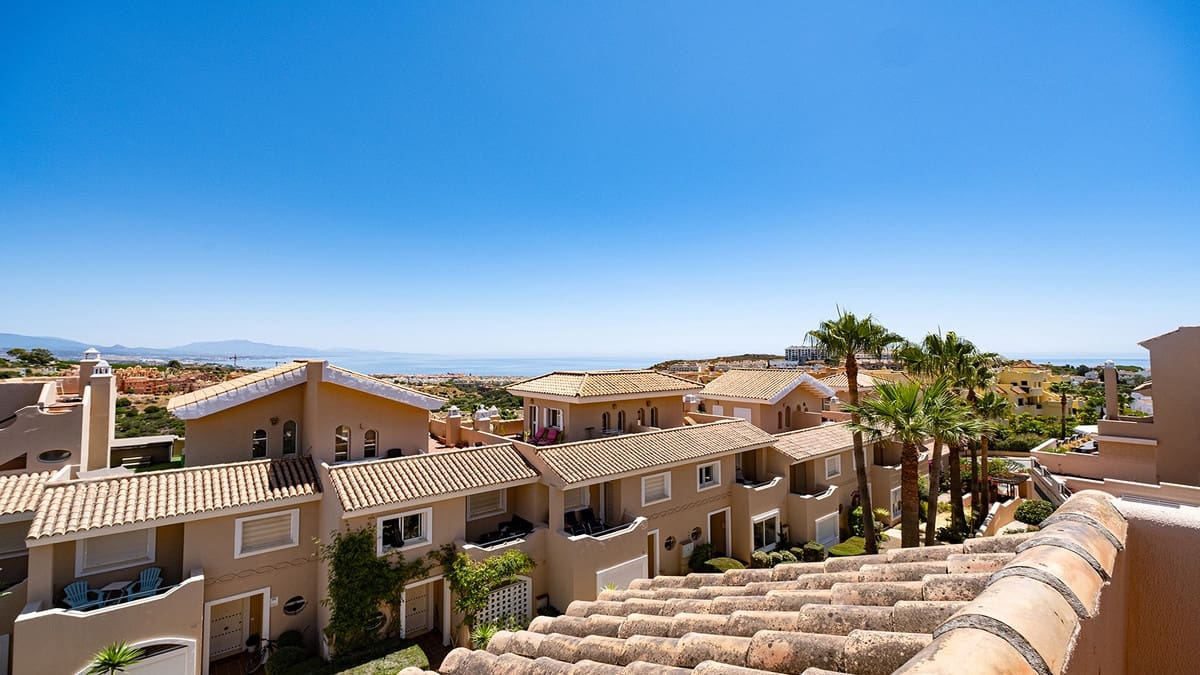 4 quarto Casa em Banda para venda em La Duquesa / Puerto de la Duquesa - 495 000 € (Ref: 9679342)