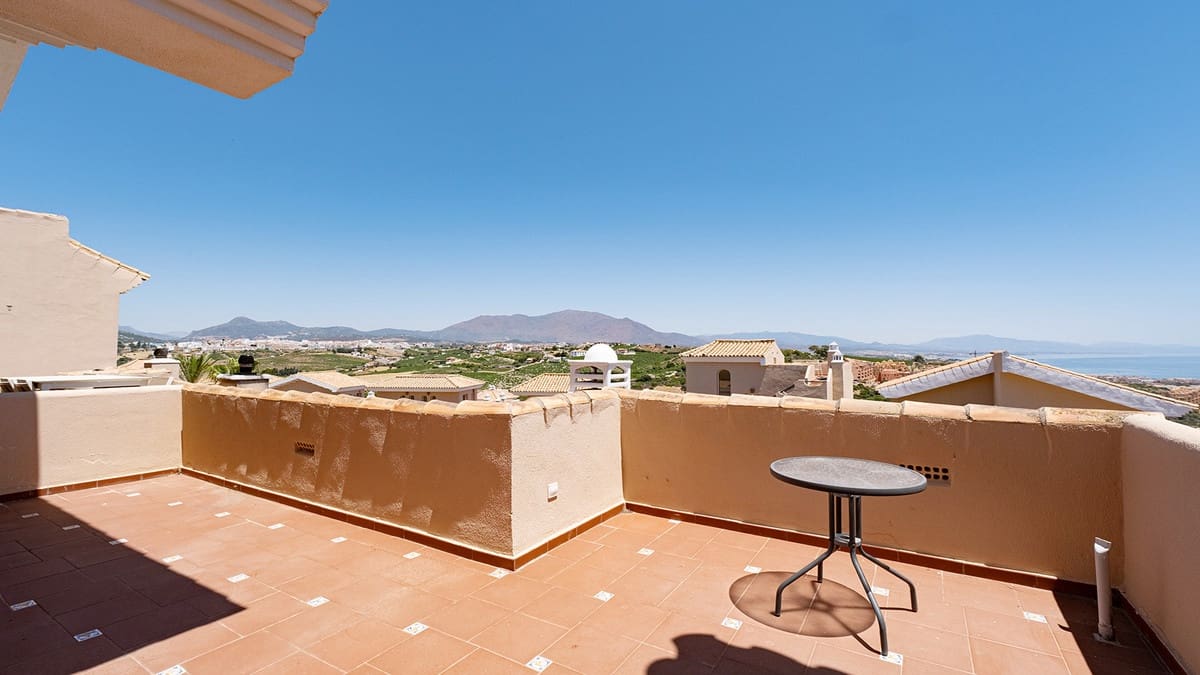 4 bedroom Townhouse for sale in La Duquesa / Puerto de la Duquesa - € 495,000 (Ref: 9679342)