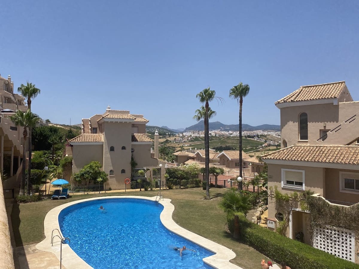 4 bedroom Townhouse for sale in La Duquesa / Puerto de la Duquesa - € 495,000 (Ref: 9679342)