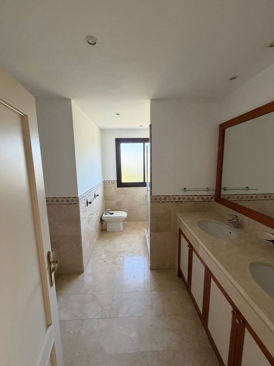 3 sypialnia Apartament na sprzedaż w Benahavis z garażem - 525 000 € (Ref: 9682208)