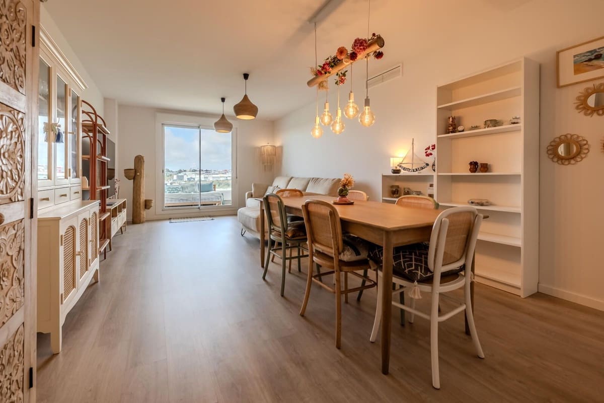 3 bedroom Apartment for sale in Nueva Andalucia with garage - € 495,000 (Ref: 9682209)