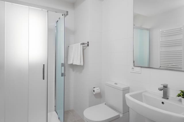 2 soverom Leilighet til salgs i Parque Central, Estepona med garasje - € 399 000 (Ref: 9682216)