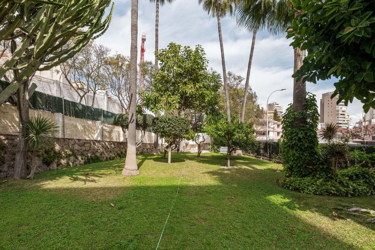 2 bedroom Apartment for sale in Torremolinos - € 470,000 (Ref: 9682217)