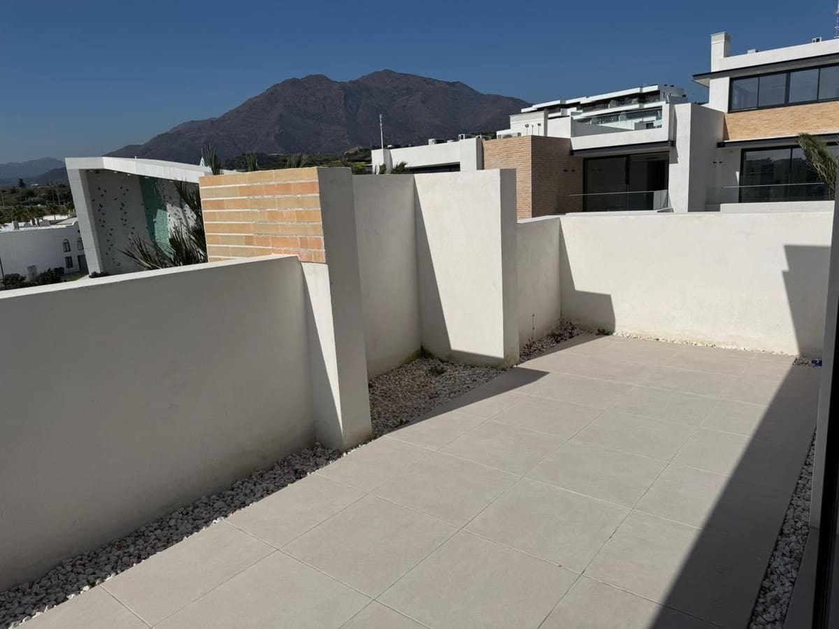 2 slaapkamer Penthouse te koop in Estepona - € 510.000 (Ref: 9682219)