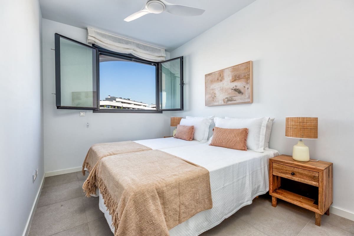 2 bedroom Apartment for sale in Torremolinos with garage - € 1,075,000 (Ref: 9688722)