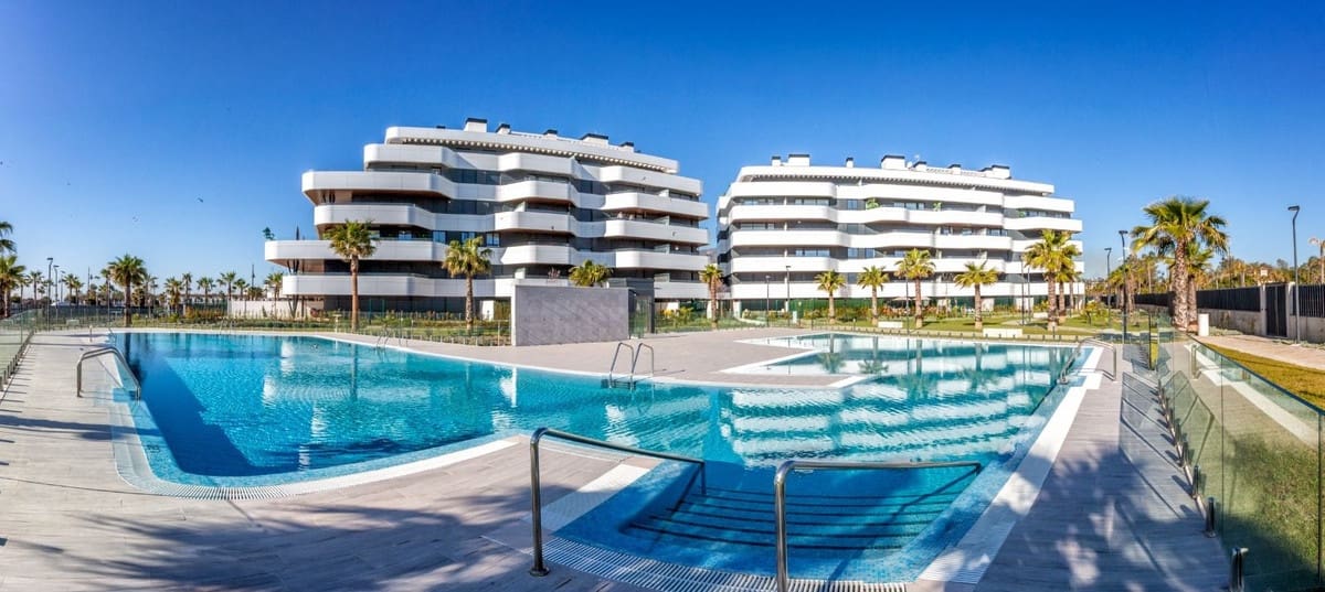 2 bedroom Apartment for sale in Torremolinos with garage - € 1,075,000 (Ref: 9688722)
