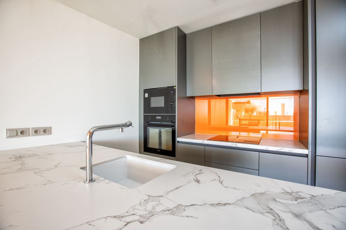 2 makuuhuone Huoneisto myytävänä paikassa Fuengirola mukana 
autotalli - 775 000 € (Ref: 9688723)