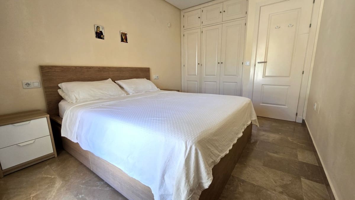 2 bedroom Apartment for sale in Miraflores with garage - € 289,950 (Ref: 9688727)