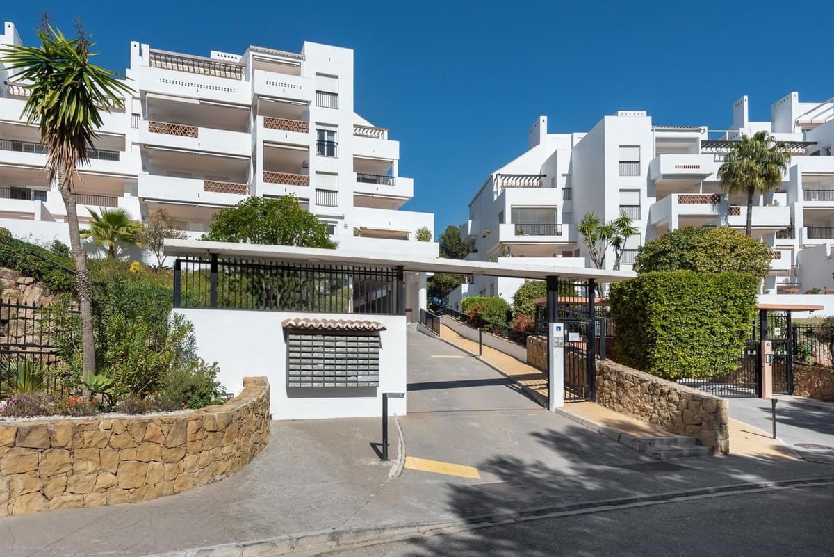 2 bedroom Apartment for sale in Miraflores with garage - € 289,950 (Ref: 9688727)