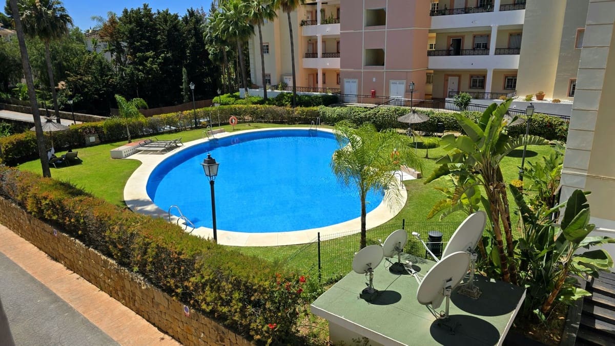 3 sypialnia Apartament na sprzedaż w Aloha Golf z garażem - 499 000 € (Ref: 9688730)