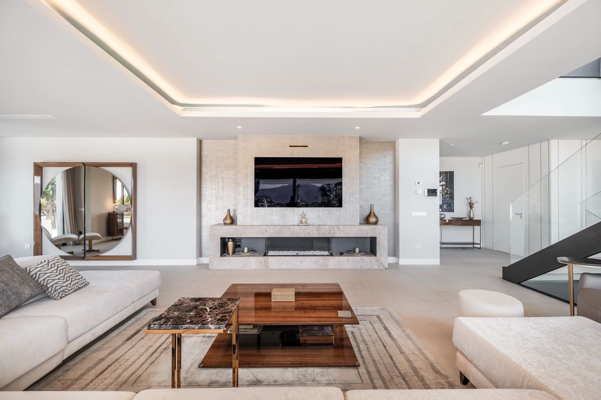 6 slaapkamer Villa te koop in El Paraiso - € 4.995.000 (Ref: 9688732)