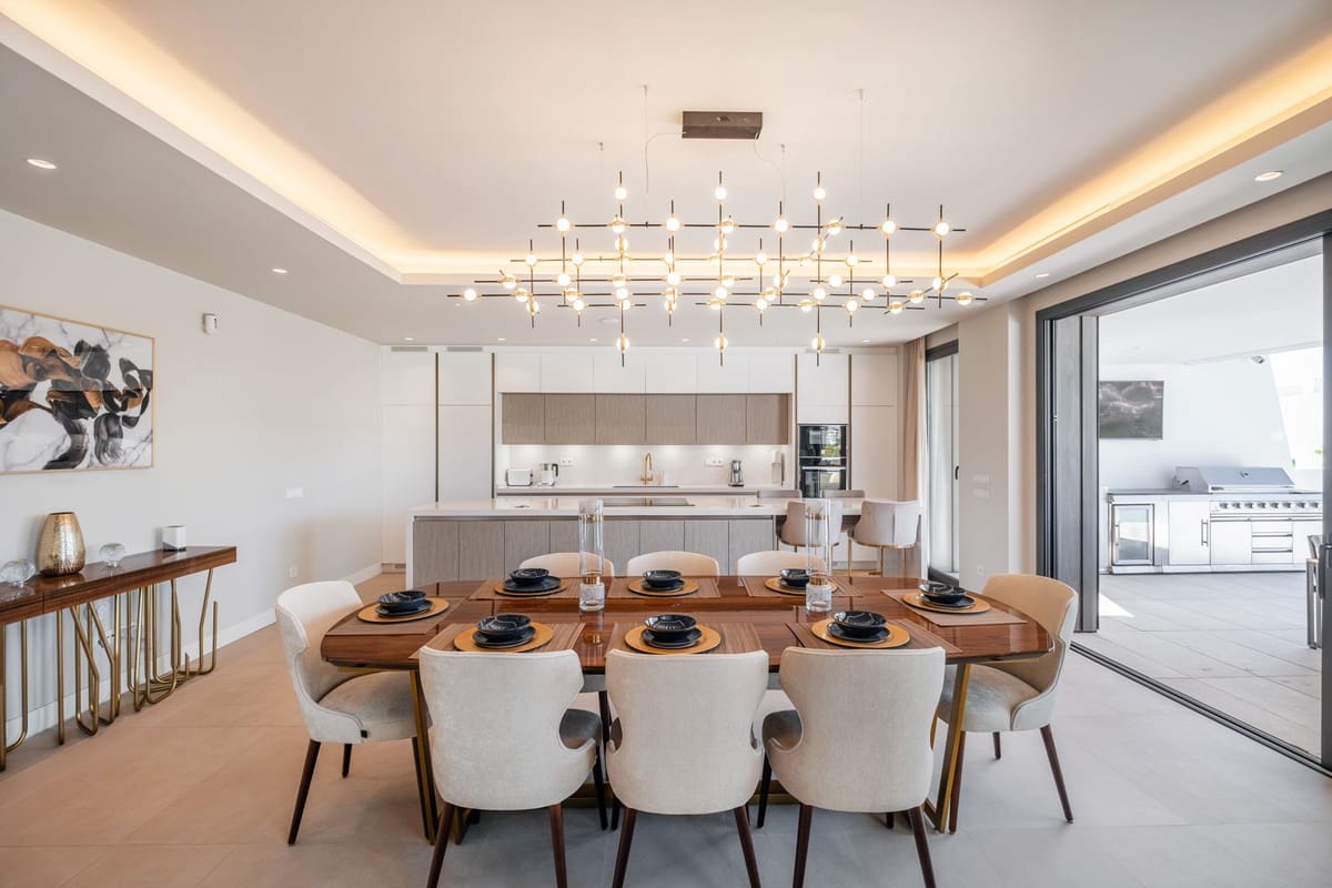 6 slaapkamer Villa te koop in El Paraiso - € 4.995.000 (Ref: 9688732)