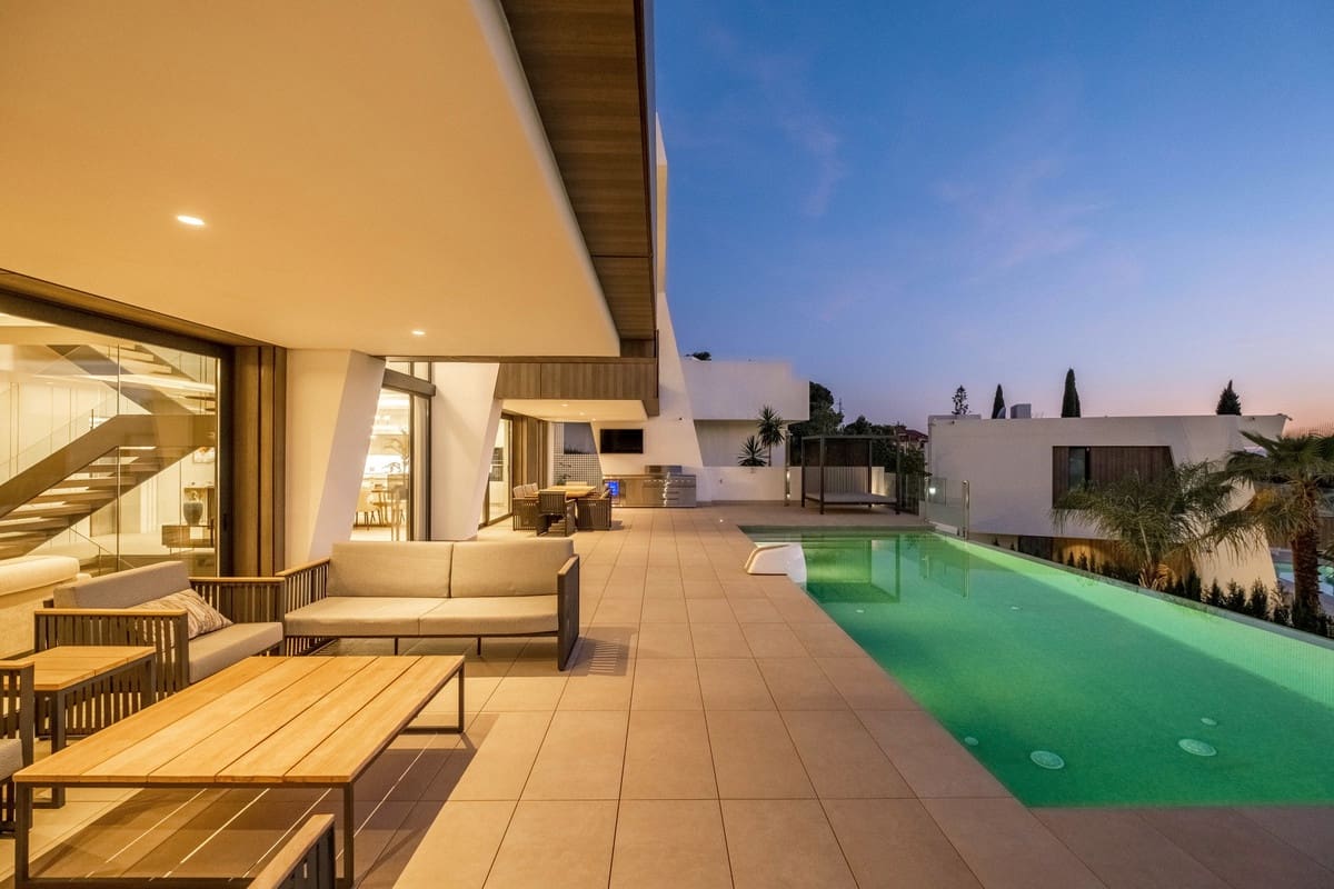 6 slaapkamer Villa te koop in El Paraiso - € 4.995.000 (Ref: 9688732)