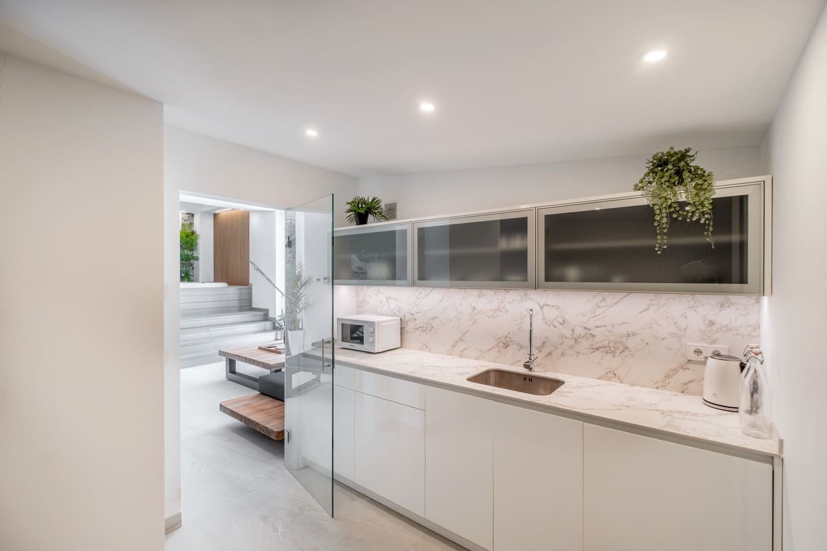 6 slaapkamer Villa te koop in El Paraiso - € 4.995.000 (Ref: 9688732)