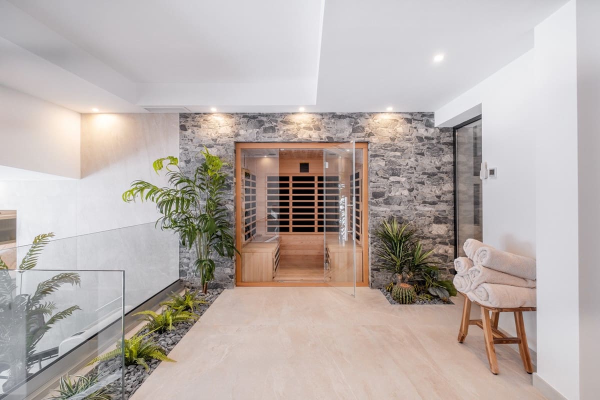 6 slaapkamer Villa te koop in El Paraiso - € 4.995.000 (Ref: 9688732)