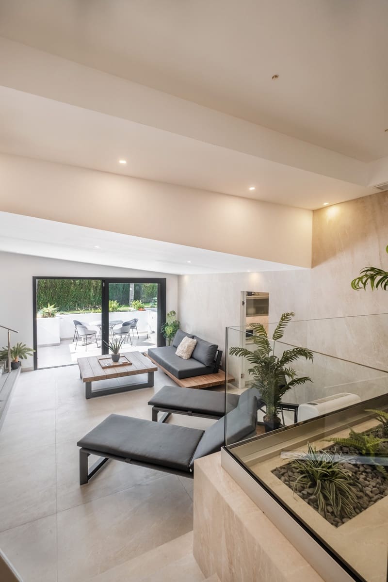 6 slaapkamer Villa te koop in El Paraiso - € 4.995.000 (Ref: 9688732)