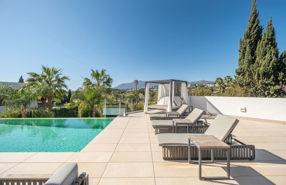 6 slaapkamer Villa te koop in El Paraiso - € 4.995.000 (Ref: 9688732)