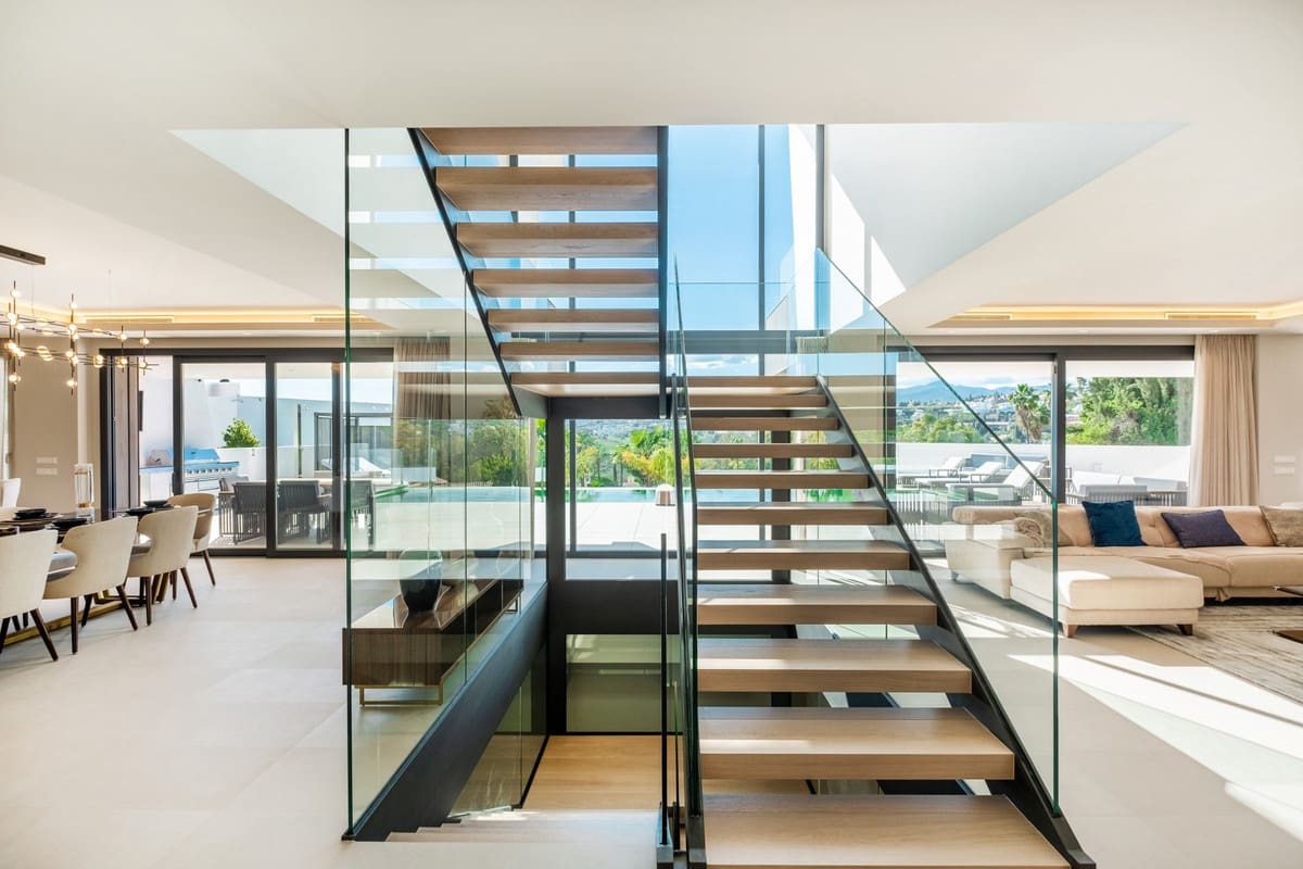 6 slaapkamer Villa te koop in El Paraiso - € 4.995.000 (Ref: 9688732)