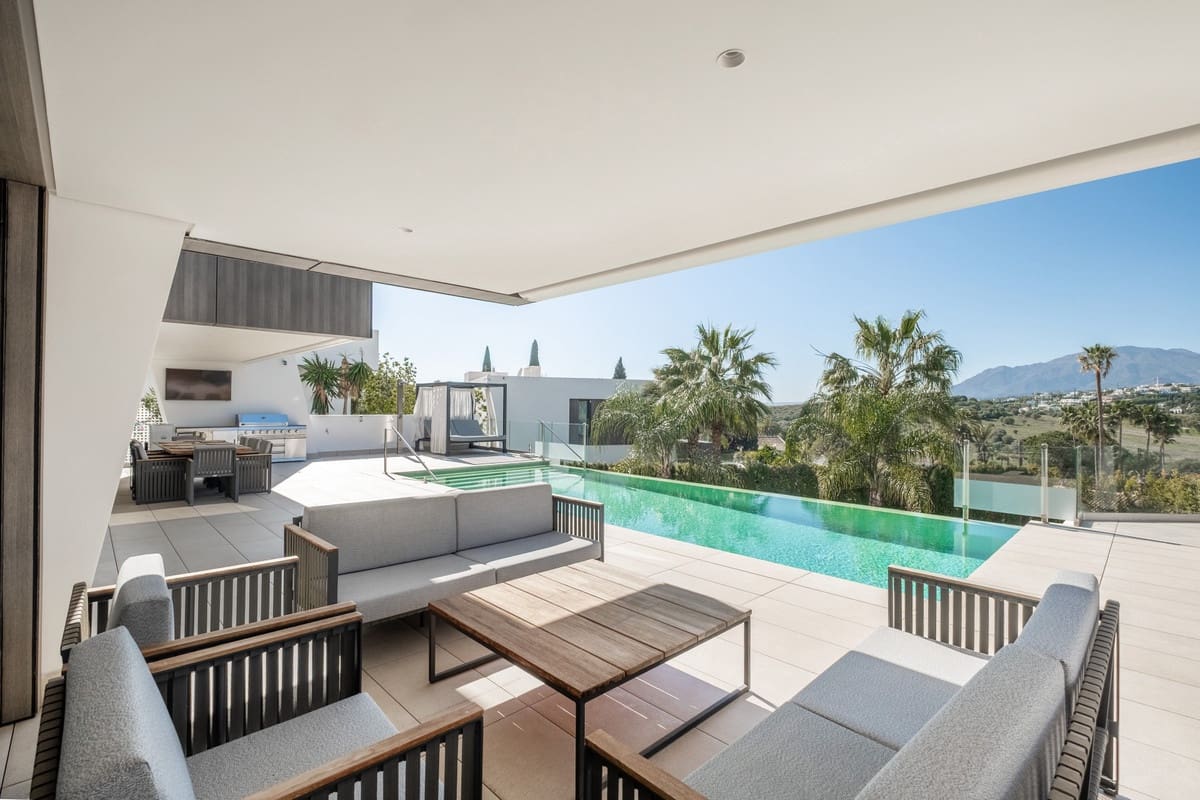 6 slaapkamer Villa te koop in El Paraiso - € 4.995.000 (Ref: 9688732)