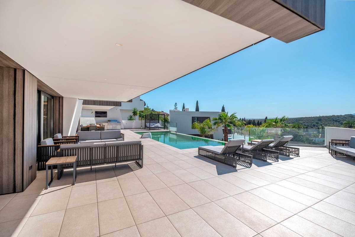 6 slaapkamer Villa te koop in El Paraiso - € 4.995.000 (Ref: 9688732)