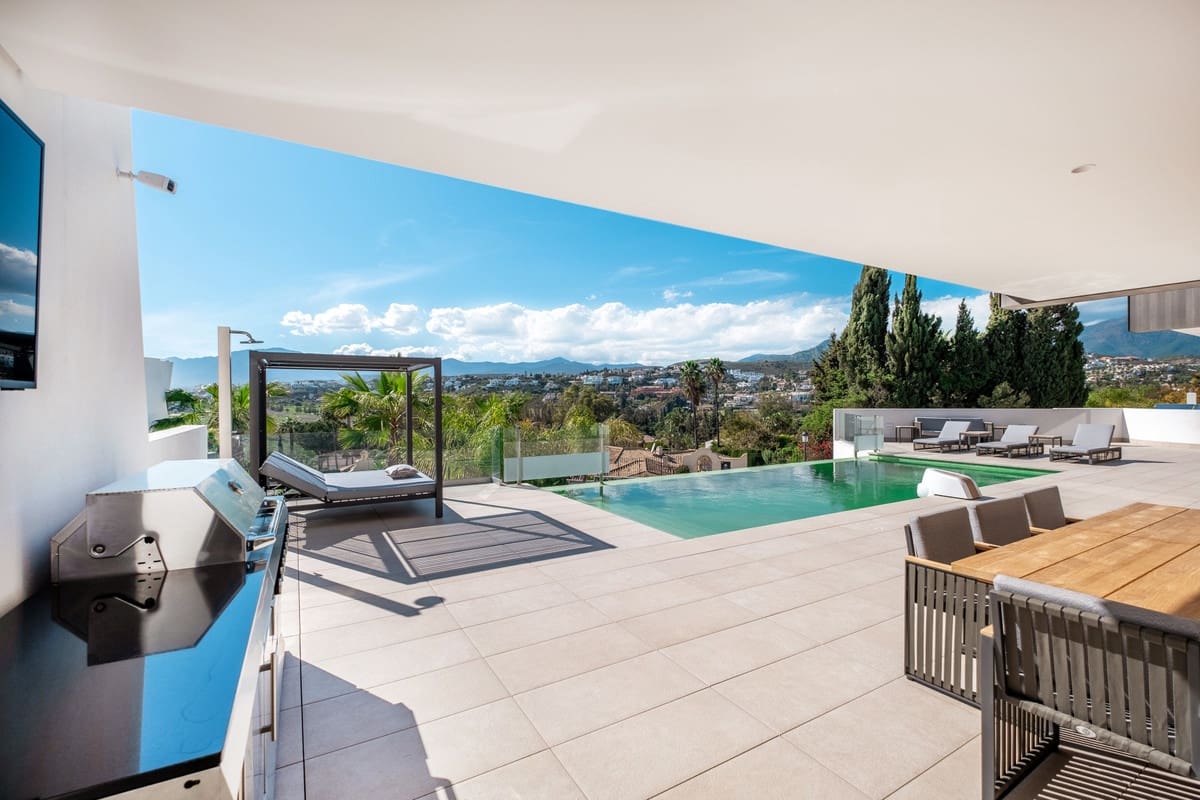 6 slaapkamer Villa te koop in El Paraiso - € 4.995.000 (Ref: 9688732)