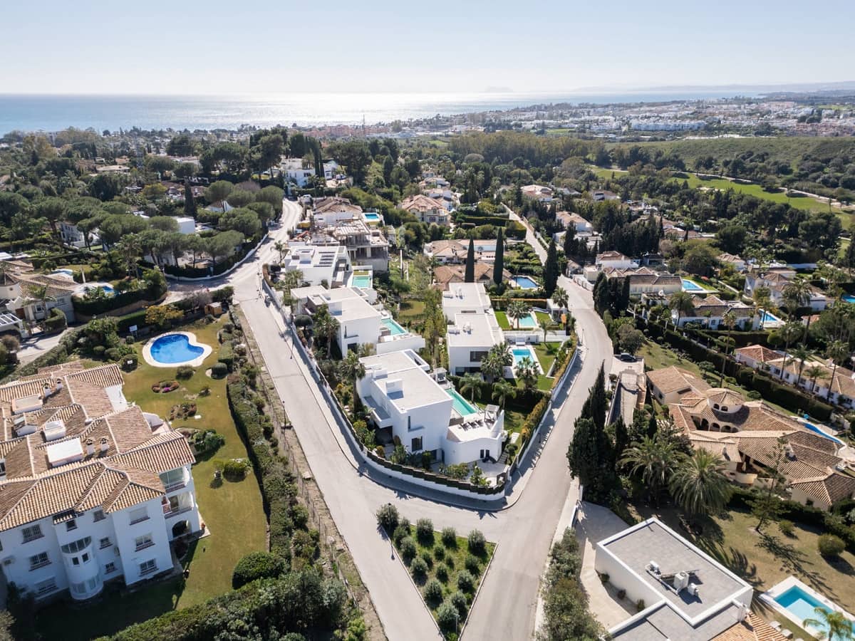 6 slaapkamer Villa te koop in El Paraiso - € 4.995.000 (Ref: 9688732)