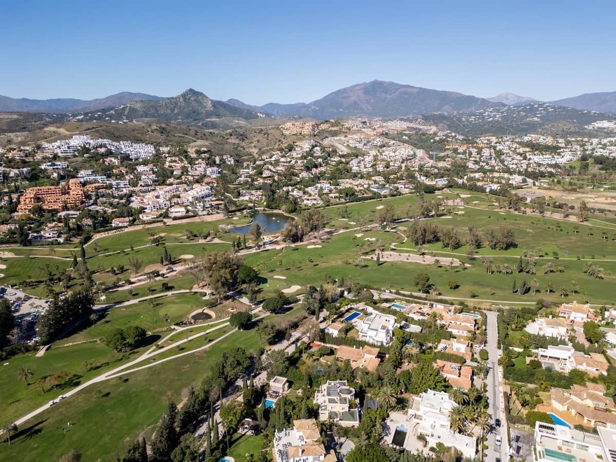 6 slaapkamer Villa te koop in El Paraiso - € 4.995.000 (Ref: 9688732)