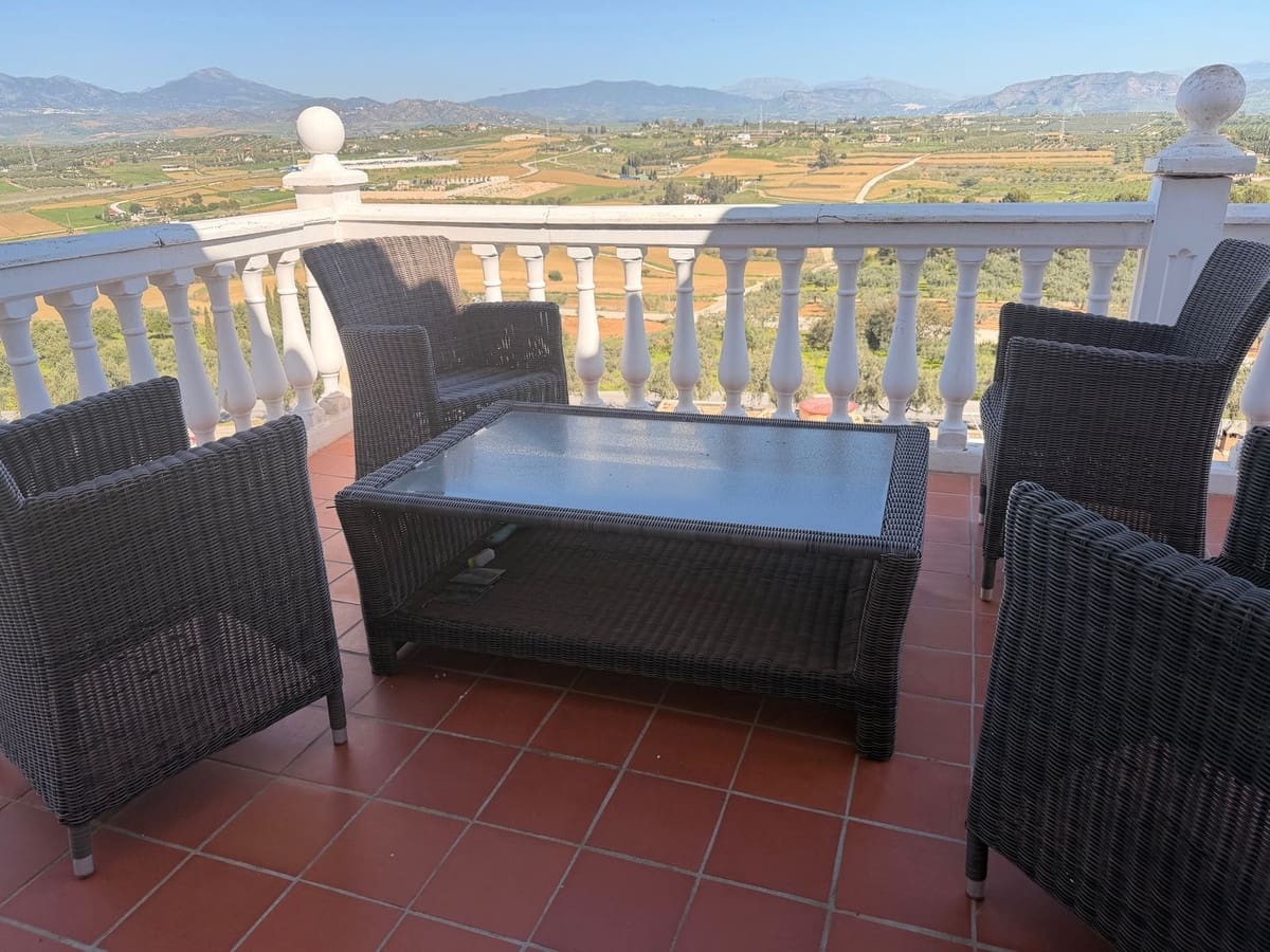 Chalet de 4 habitaciones en Coín en venta - 535.000 € (Ref: 9688733)