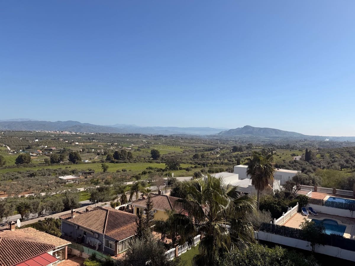 Chalet de 4 habitaciones en Coín en venta - 535.000 € (Ref: 9688733)