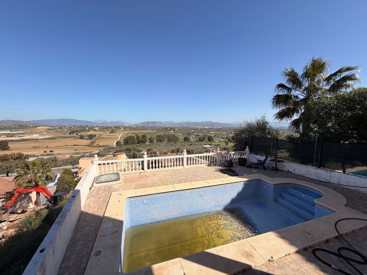 Chalet de 4 habitaciones en Coín en venta - 535.000 € (Ref: 9688733)