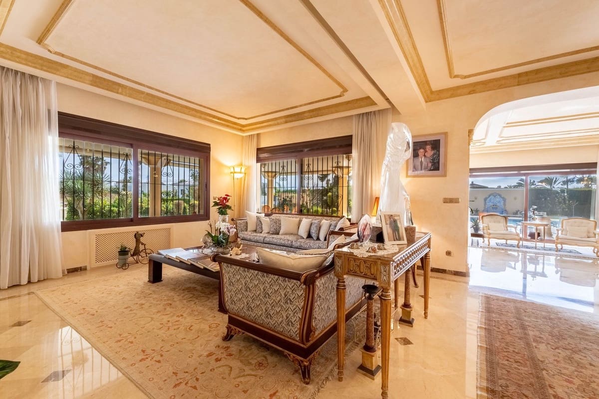 7 makuuhuone Huvila myytävänä paikassa Los Monteros - 7 499 000 € (Ref: 9688739)