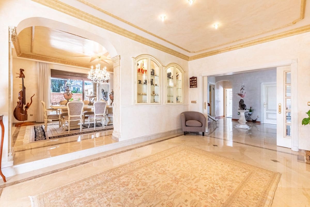 7 makuuhuone Huvila myytävänä paikassa Los Monteros - 7 499 000 € (Ref: 9688739)