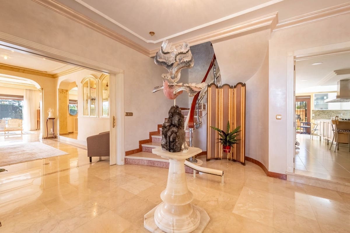 7 makuuhuone Huvila myytävänä paikassa Los Monteros - 7 499 000 € (Ref: 9688739)