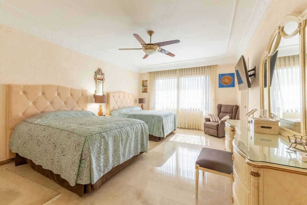 7 makuuhuone Huvila myytävänä paikassa Los Monteros - 7 499 000 € (Ref: 9688739)