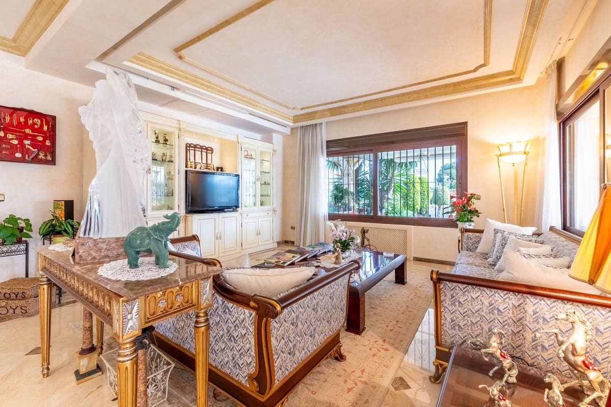 7 makuuhuone Huvila myytävänä paikassa Los Monteros - 7 499 000 € (Ref: 9688739)