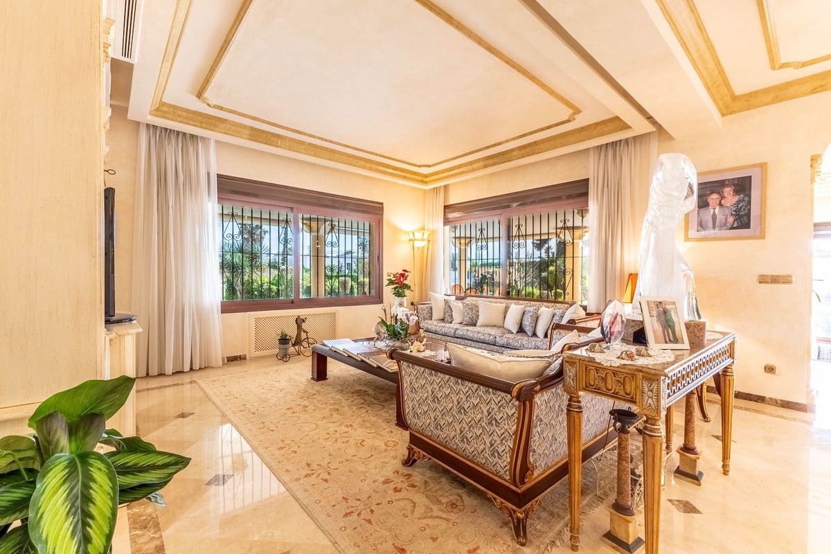 7 makuuhuone Huvila myytävänä paikassa Los Monteros - 7 499 000 € (Ref: 9688739)