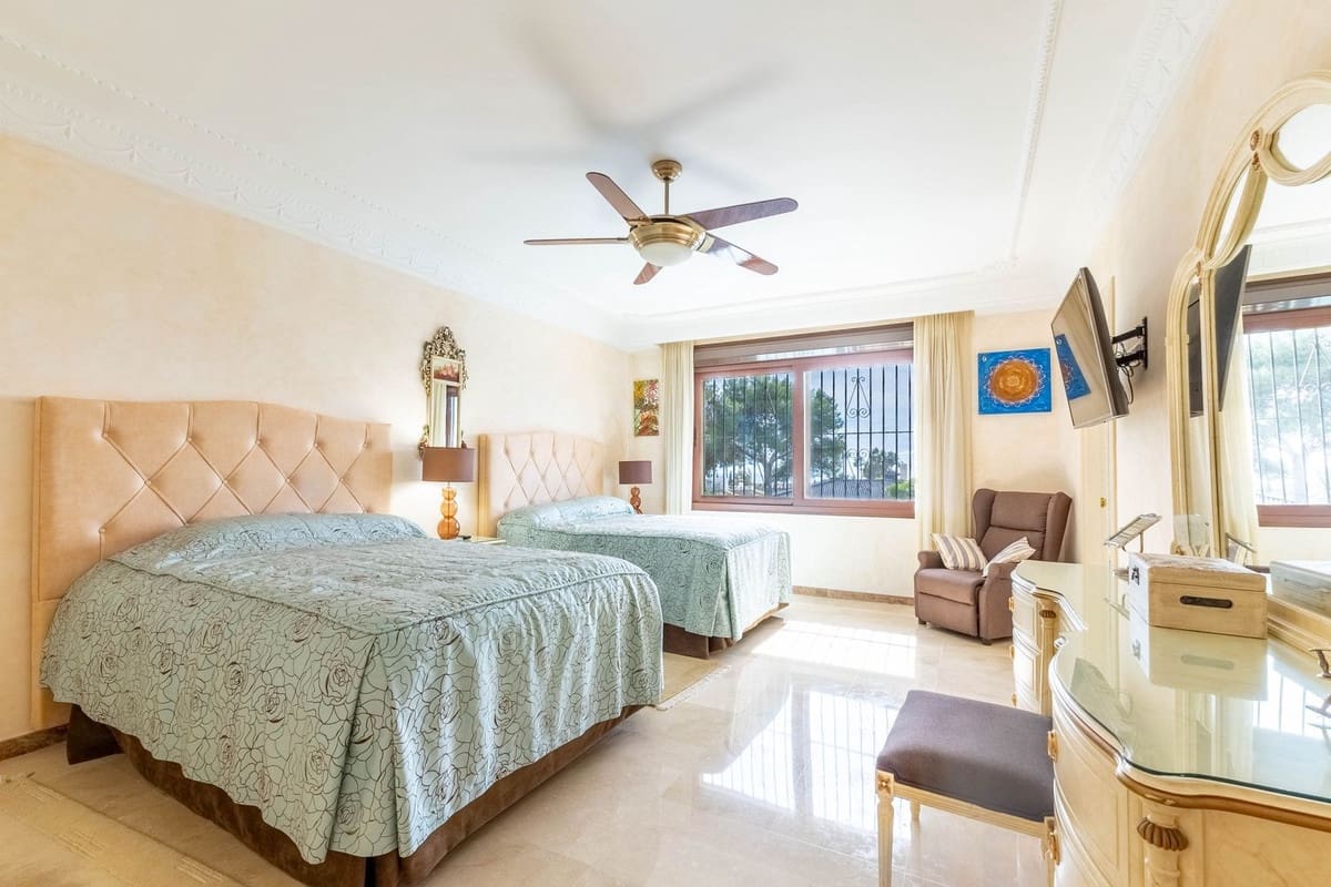 7 makuuhuone Huvila myytävänä paikassa Los Monteros - 7 499 000 € (Ref: 9688739)