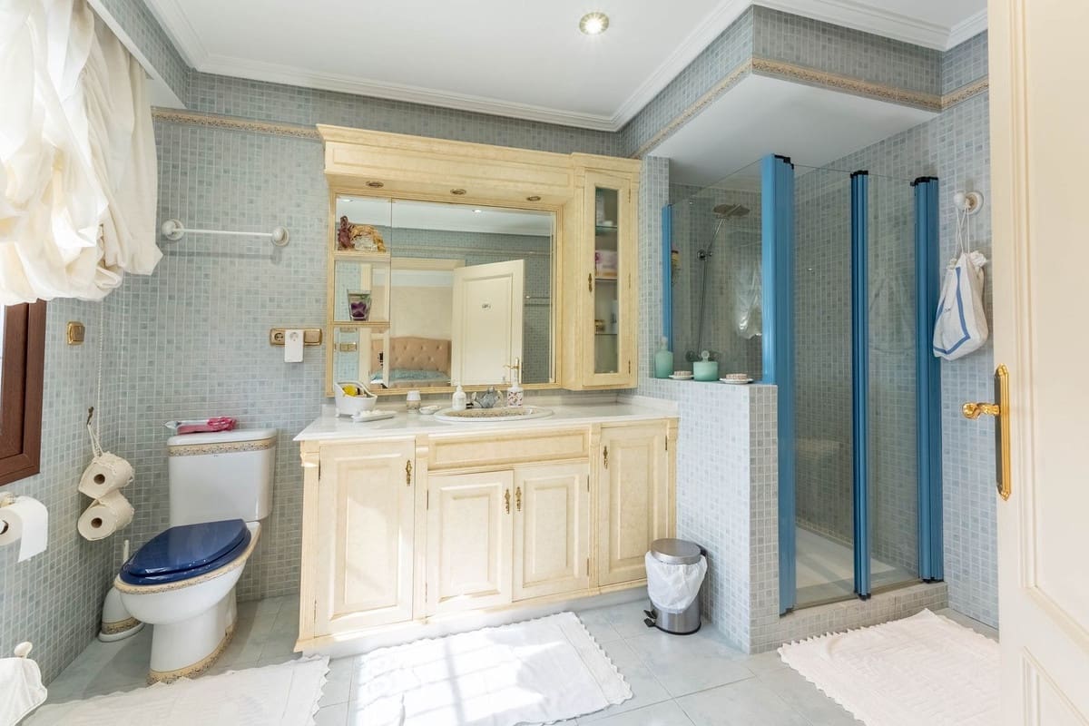 7 makuuhuone Huvila myytävänä paikassa Los Monteros - 7 499 000 € (Ref: 9688739)