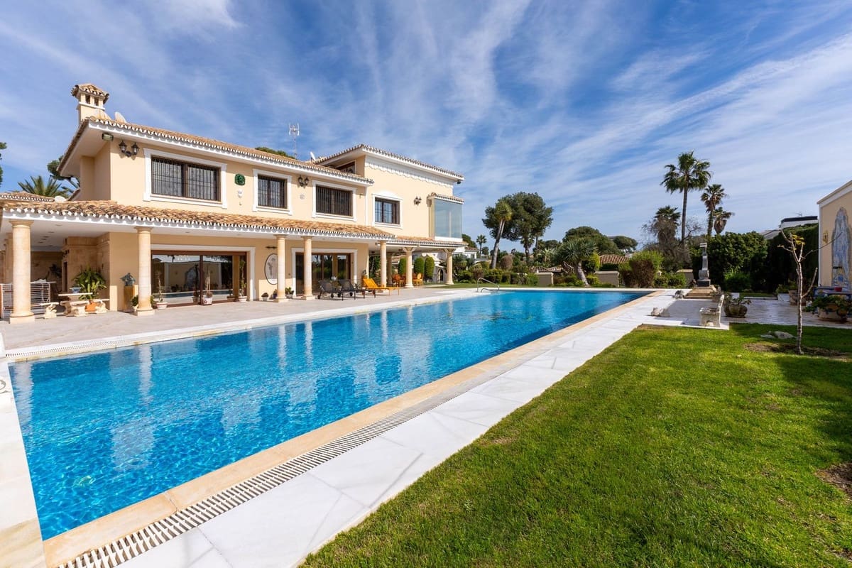 7 makuuhuone Huvila myytävänä paikassa Los Monteros - 7 499 000 € (Ref: 9688739)