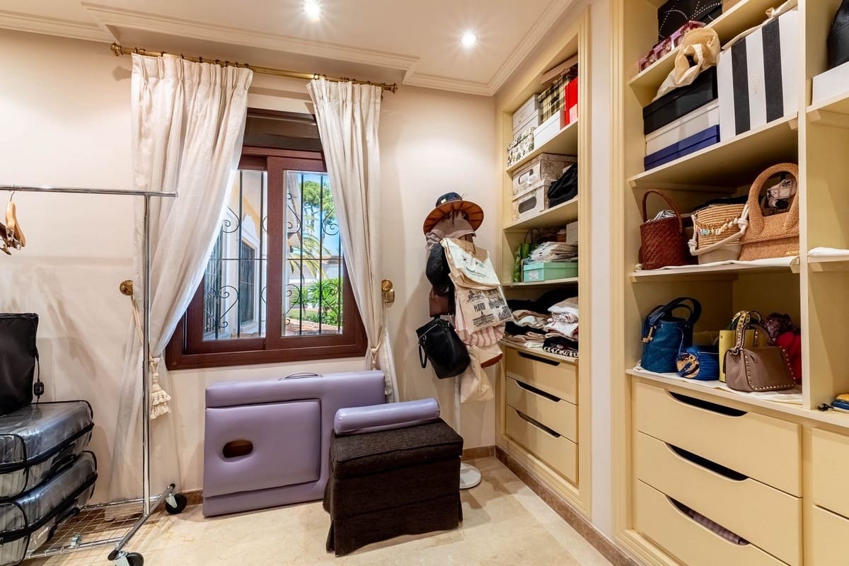 7 makuuhuone Huvila myytävänä paikassa Los Monteros - 7 499 000 € (Ref: 9688739)