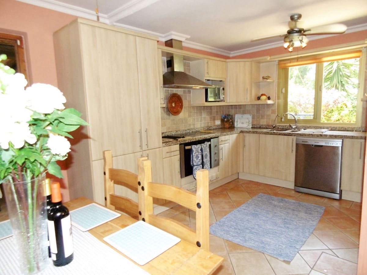 4 bedroom Finca/Country House for sale in La Sierrezuela - € 550,000 (Ref: 9694534)