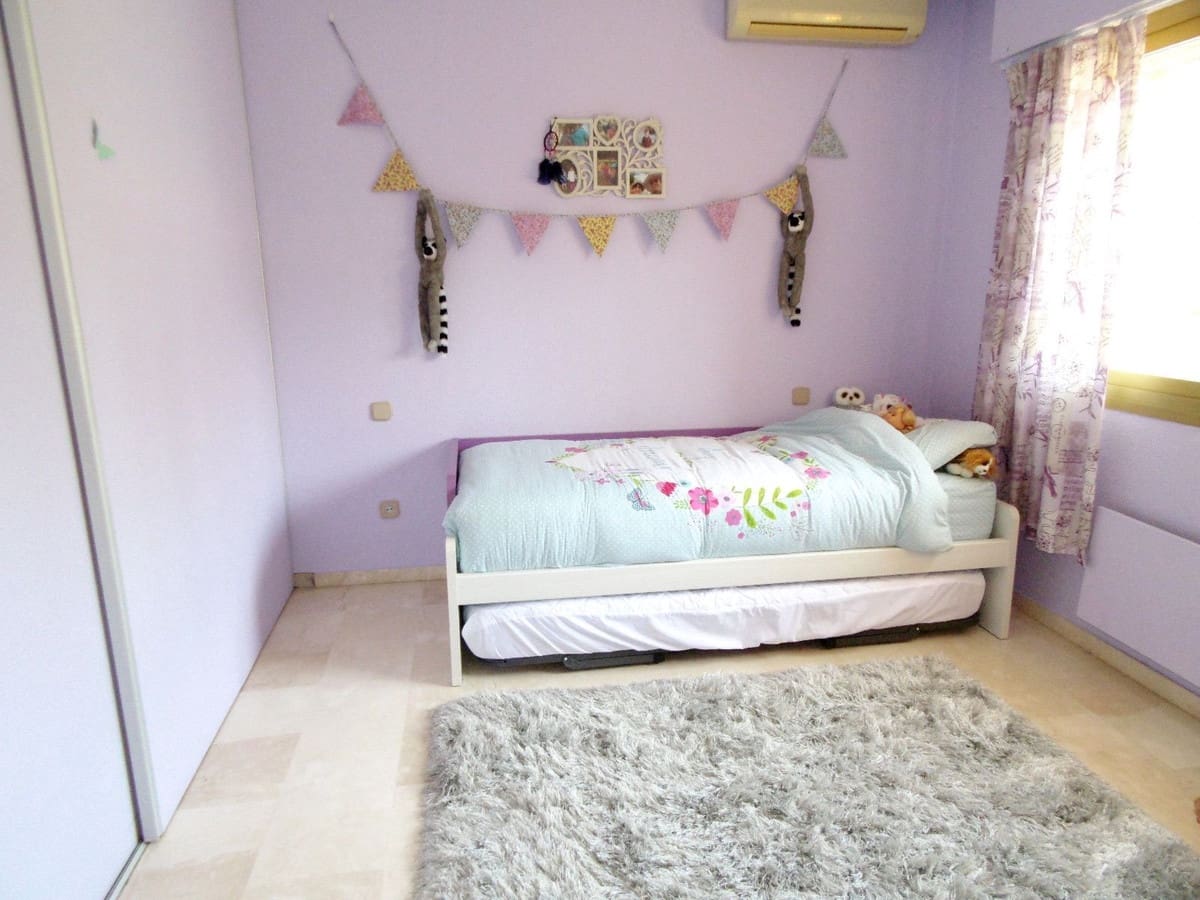 4 bedroom Finca/Country House for sale in La Sierrezuela - € 550,000 (Ref: 9694534)