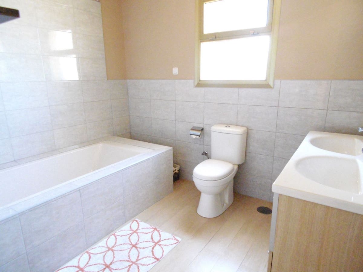 4 bedroom Finca/Country House for sale in La Sierrezuela - € 550,000 (Ref: 9694534)