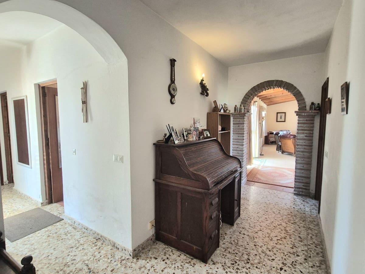 3 bedroom Finca/Country House for sale in Cartama - € 369,000 (Ref: 9694539)