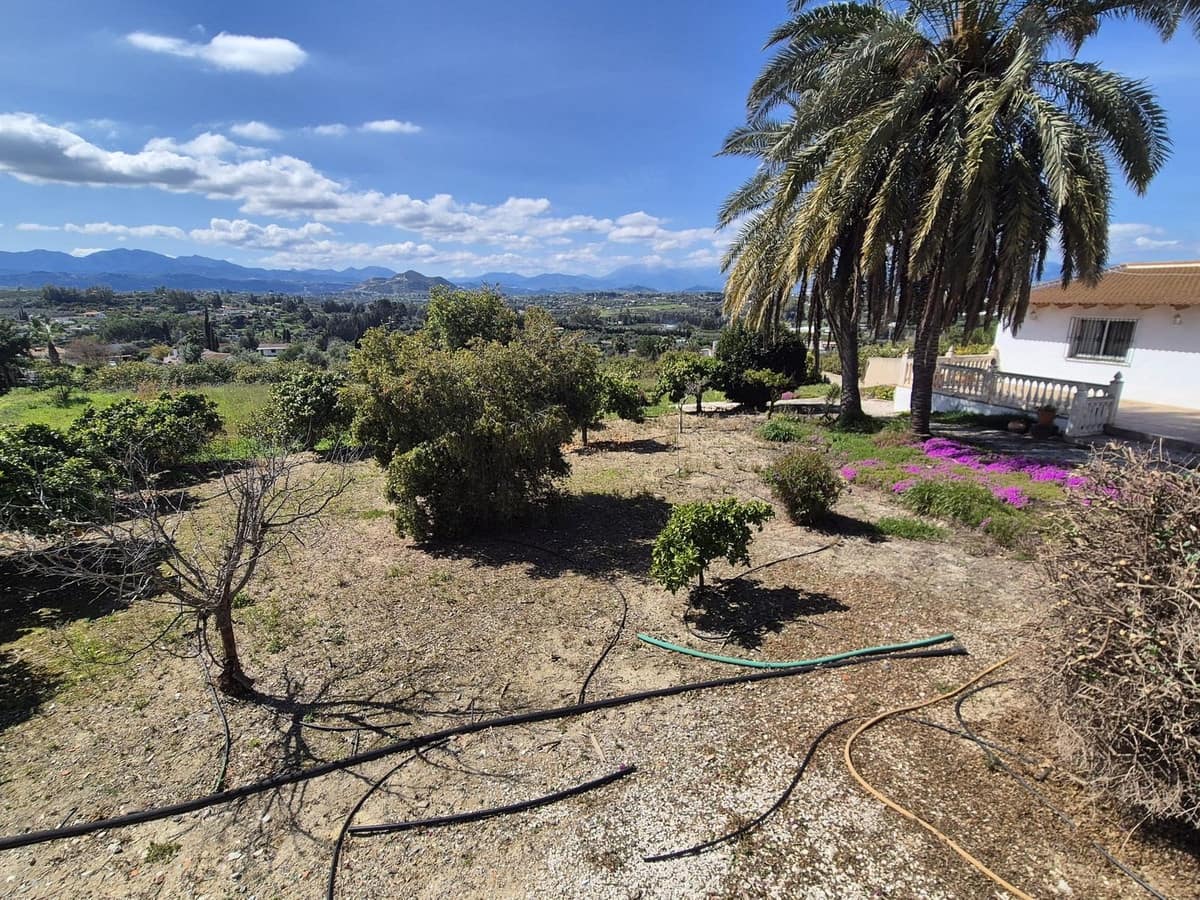 3 bedroom Finca/Country House for sale in Cartama - € 369,000 (Ref: 9694539)